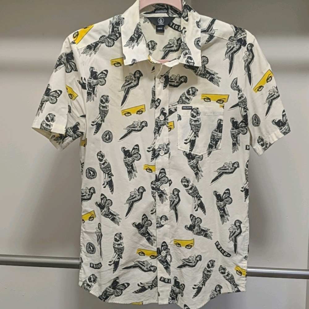 Volcolm Bird Button Up